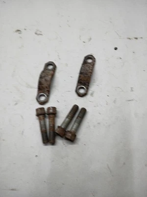 GMC Yukon XL 2000 5,3 L 4x4 eje de transmisión trasero correas y pernos de unión Foto 1 de 4