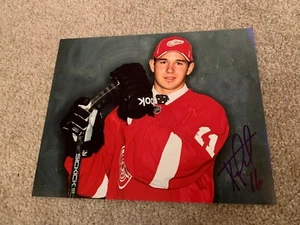Foto firmada por Xavier Ouellet prueba 8x10 autografiada Detroit Red Wings - Imagen 1 de 3