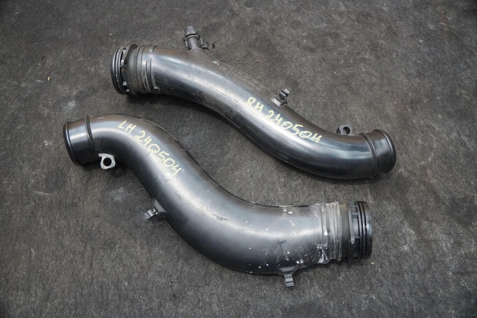 Juego de 2 mangueras de tubo intercooler 7L5145957A OEM Porsche Cayenne Turbo S 92A 2018 Foto 1 de 4