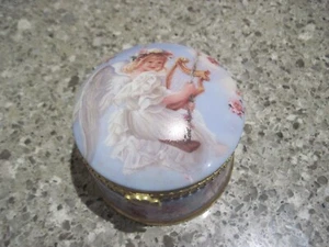 Ardleigh Elliott Wednesday's Child Music Box -Plays Schuberts Lullaby - Picture 1 of 8
