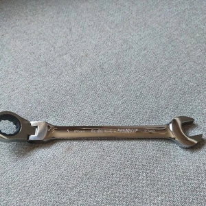 Halfords Advanced 19mm Flexi Head  Ratchet  Spanner - Picture 1 of 3
