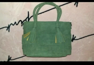 $50 DE DESCUENTO AHORA!!   Bolso de mano con flecos de gamuza verde Foto 1 de 4
