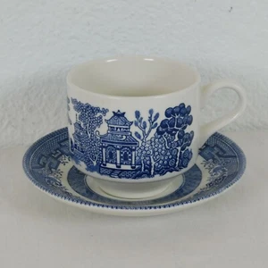Taza de té y platillo plano grande Churchill azul sauce forma georgiana 2 5/8 in de alto - Imagen 1 de 10