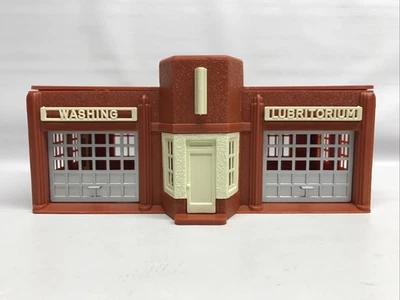 K-Line Vintage O Scale Art Deco Gas Station Car Wash & Lubritorium missing Pumps - Image 1 of 4