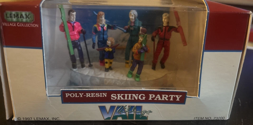 Lemax Village Collection Vail Village вечеринка на лыжах из полимерной смолы No73200 - Изображение 1 из 1