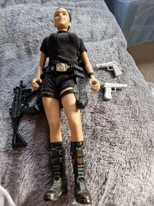 Tomb Raider Lara Croft - Picture 1 of 4
