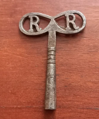 Clef, Clé d'Horloge, Pendule, Remontoir, Oeil de Boeuf, Mécanisme, Carillon, Key - Photo 1/4