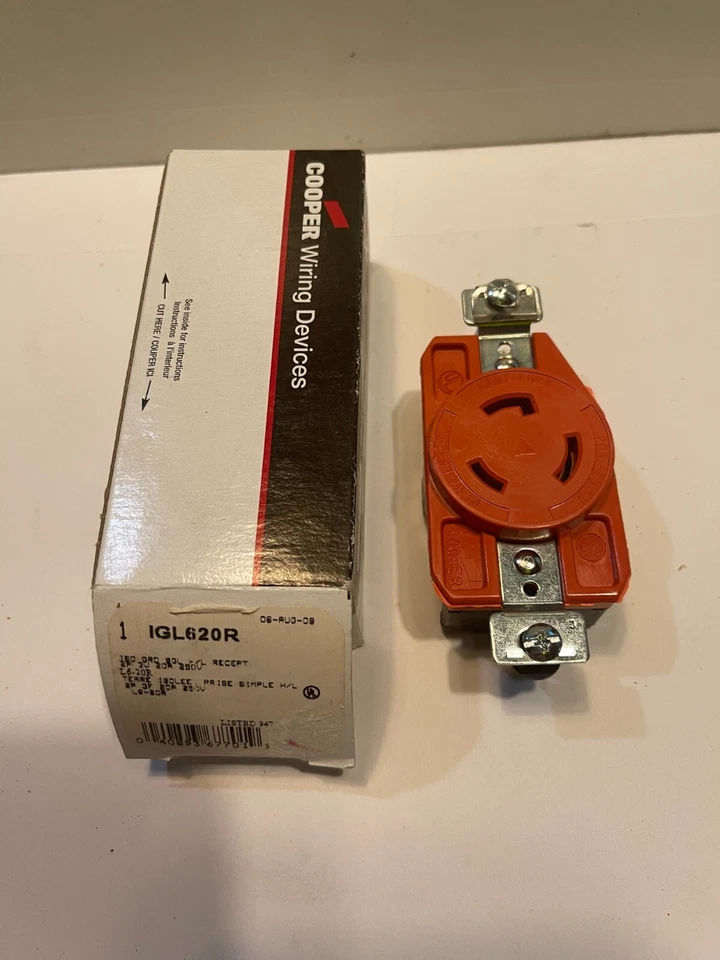 Cooper Isolated Ground Single Locking Receptacle NEMA L6-20R 20A 250V IGL620R P4 - Image 1 of 1