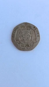 1982 GOOD & MUCH APPRECIATED CONDITION 20 Pence ELIZABETH II D. G. REG. F. D. - Picture 1 of 2