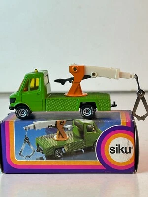 Siku No. 1622 Mercedes Tow Truck with Original Box - Image 1 of 4