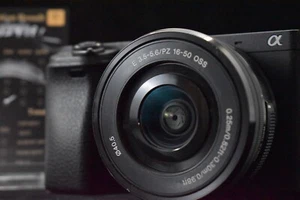 [US Duty Paid] Sony Alpha a6300 Mirrorless Digital Camera with Lens Black 7668 - Picture 1 of 20