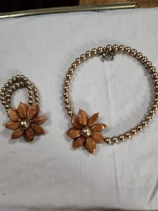 Pretty Floral and Bead Necklace and Bracelet Set. Includes 4" extension chain. - Picture 1 of 3