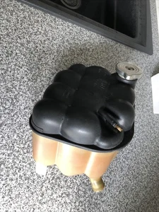 Mercedes R129 Coolant Expansion Tank 1295000449 - Picture 1 of 10