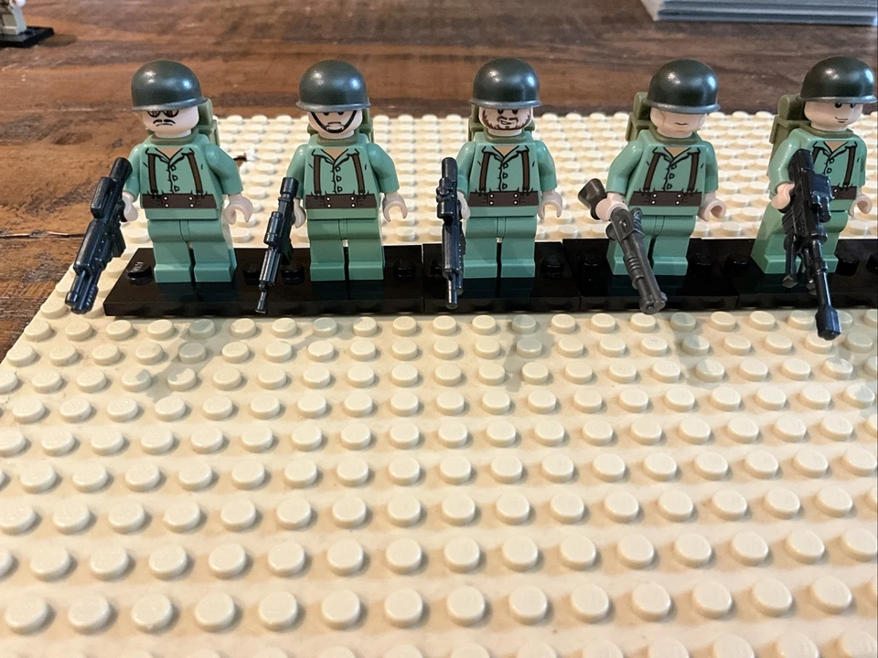 LEGO WWII U.S. Marine Minifigura Lote De 7, Auténticas LEGO, Armas BrickArms Foto 1 de 4
