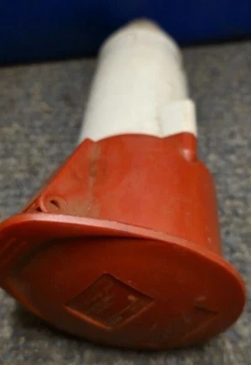 Legrand P17 582 09, IP44 Red Cable Mount 3P+N+E Industrial Power Plug 32A - Image 1 of 4