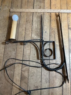 Vintage Wrought Iron Sconce Wall Lamp Swivel Bracket Rotating Black Metal Lamp - Image 1 of 4