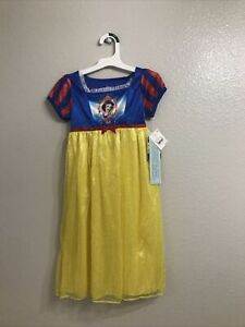 Disney Snow White  Glittery Nightgown , Pijama , Sleeping Dress Size 4T F1011