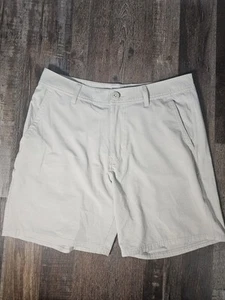 Huk Fishing Shorts Mens 32 Tan - Picture 1 of 7