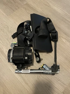 Chrysler 200 2015-2017 sedán conjunto retractor cinturón paso derecho negro OEM Foto 1 de 3