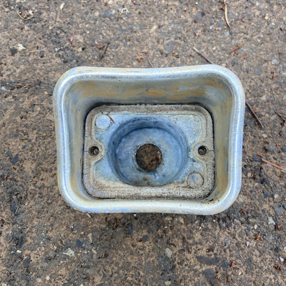 Ford Falcon Futura Ranchero 1962-1963 lámpara de parque carcasa superior izquierda Foto 1 de 4