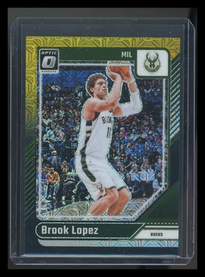 2024-25 Panini Donruss Optic Brook Lopez #116 Elección Negro Dorado Prizm 6/8 Bucks Foto 1 de 2