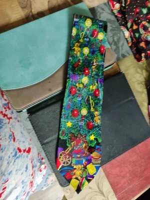 Corbata árbol de Navidad Foto 1 de 4