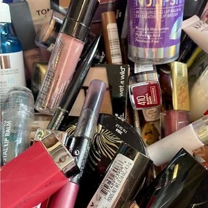 MAKE SOME $$ NEW COSMETICS Wholesale LOT Resale HEALTH & BEAUTY, 120 Items New! - Picture 1 of 8