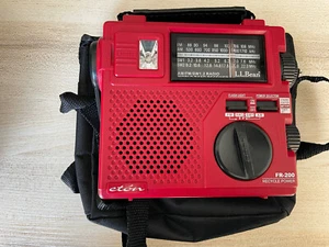 LL Bean emergency radio Eton FR200 AM/FM/SW manual crank or battery & light - Picture 1 of 3