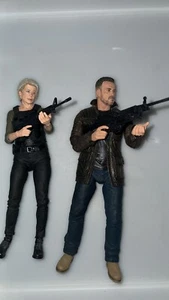 Terminator Dark Fate Sarah Connor And T-800 Ultimate figures Neca (KO Versions) - Picture 1 of 1