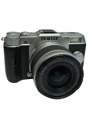 Pentax Q10 SR silber inkl. Pentax 02 Objektiv und mehr - Bild 1 von 4