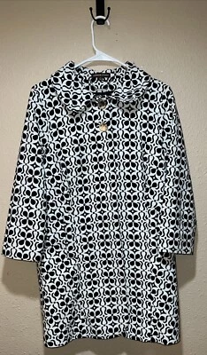 Plumero Adrienne Vittadini Blanco Negro Flor Arco Chaquetón Forrado Cocoon Pequeño Foto 1 de 4