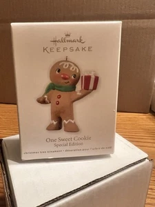 Hallmark Keepsake Christmas Ornament 2012 One Sweet Cookie Gingerbread Man - Picture 1 of 4