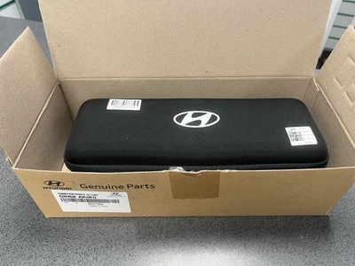 HYUNDAI IONIQ 5 & 6 VEHICLE TO LOAD CHARGING UNIT GIH68AK0E0 - Genuine - Image 1 of 4