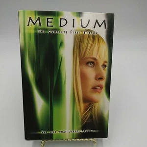 Medium - The Complete First Season (DVD, 2006, 5-Dis... - Picture 1 of 6