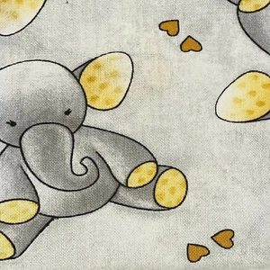 Fat Quarter Grey Baby Elephant Print Cotton Quilting Fabric Made in USA - Picture 1 of 1