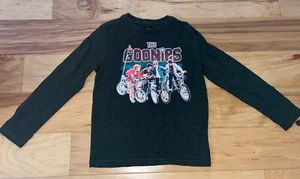 GAP BOYS GREEN L/S “GOONIES” TEE SIZE S EXCELLENT COND LD3 - Picture 1 of 4