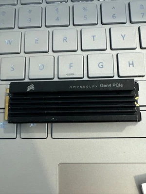 CORSAIR - MP600 PRO LPX 2TB SSD Interno PCIe Gen 4 x4 Disipador de Calor 100% Buena Salud Foto 1 de 4