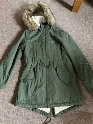 Chaqueta Gap para mujer mediana verde imitación piel capucha cremallera completa Foto 1 de 2