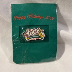 Prendedor Disney 12819 WDW exclusivo para miembros del elenco 2001 vacaciones 100 años de magia - Imagen 1 de 4