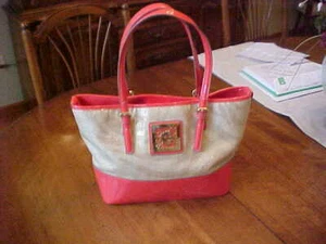 ANN TAYLOR  PATENT LEATHER  WOMEN’S TOTE HANDBAG PURSE LARGE ORANGE & BEIGE - Picture 1 of 8