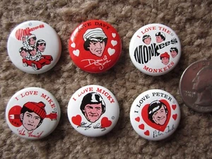 VINTAGE Complete SET of 6 The MONKEE'S pins 1967 original - Picture 1 of 2
