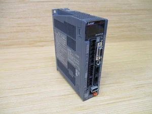 Mitsubishi MR-J4-10B AC Servo Drive MRJ410B - Picture 1 of 4