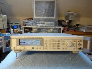 Rohde & Schwarz SML03 Signalgenerator 9 kHz - 3,3 GHz mit opt. SML-B1, SML-B3 - Bild 1 von 19