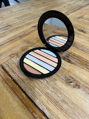 Corrector crema maquillaje camuflaje enfoque suave Signature Club A 1 oz Foto 1 de 2