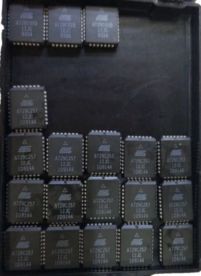 Lot of 16 Atmel AT29C257-12 + Bonus 3 Atmel AT29C010A-12 - Image 1 of 2