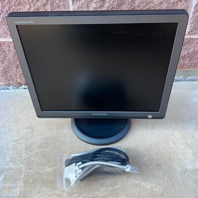 Samsung SyncMaster 931B 19" Monitor Display LCD TFT DVI VGA With Stand - Image 1 of 4