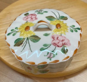 Cómoda cubierta/caja de polvo floral pintada a mano Blue Ridge Southern Potteries - Imagen 1 de 15
