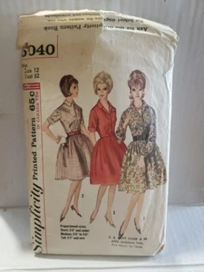 Vestido Simplicity De Colección Patrón de Costura 5040 Misses Una Pieza Talla 12 -Corte Completo- - Imagen 1 de 5