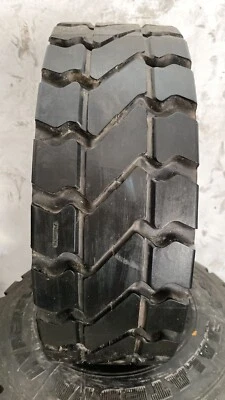 Pneumatico Malatesta 200/75 9 Per Muletto. - Immagine 1 di 2