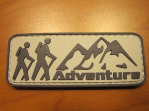 PARCHE MORAL "AVENTURA" SENDERISMO ESCALADA CAMPING GANCHO ASPECTO TRASERO PRECIO ESPECIAL - Imagen 1 de 12